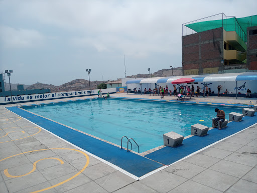 Piscina Municipal de Mi Perú