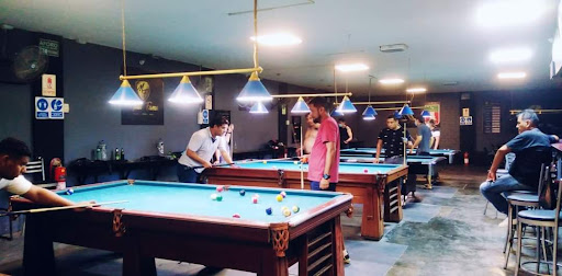 Ropa materna juvenil