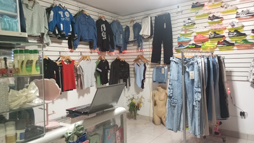 Selfie Boutique J & V